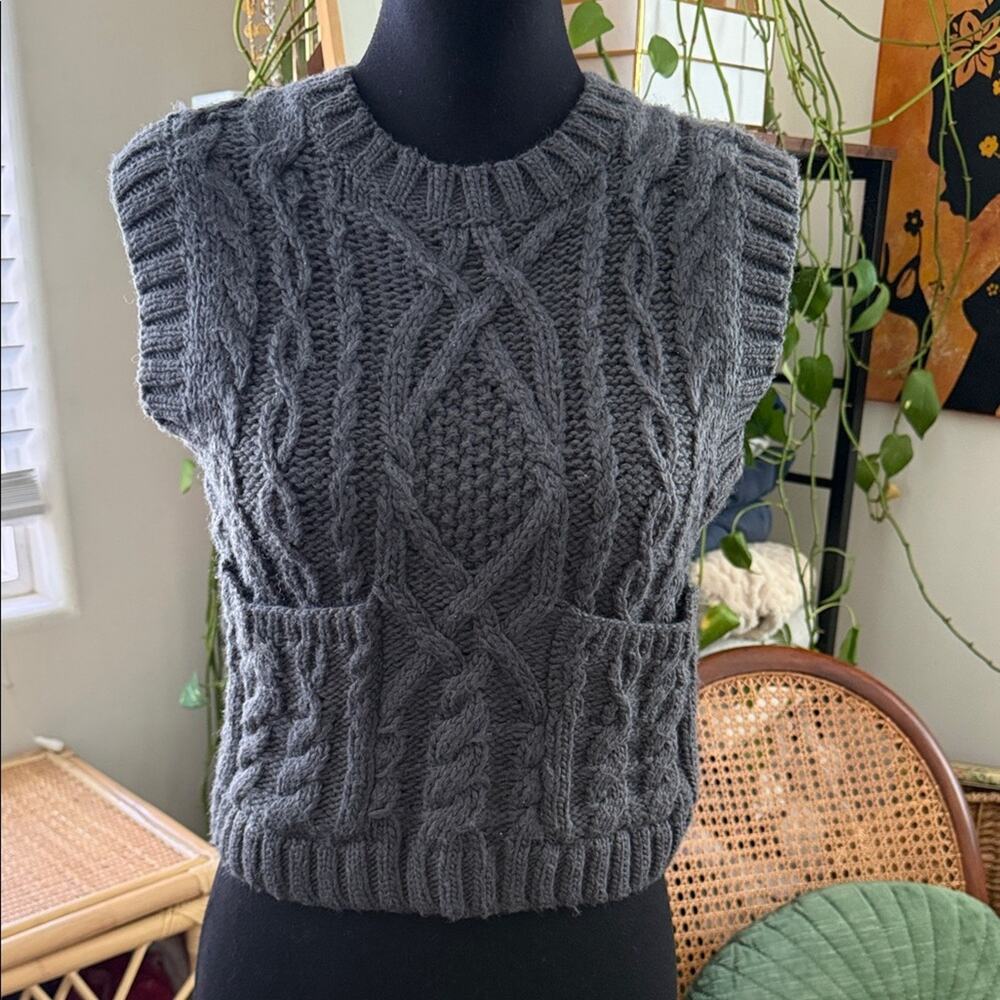Zara Charcoal Gray Chunky Cable Knit Boho Preppy Sleeveless Sweater Vest